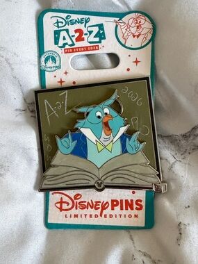 Disney | NWT Professor Owl A2Z Pin
